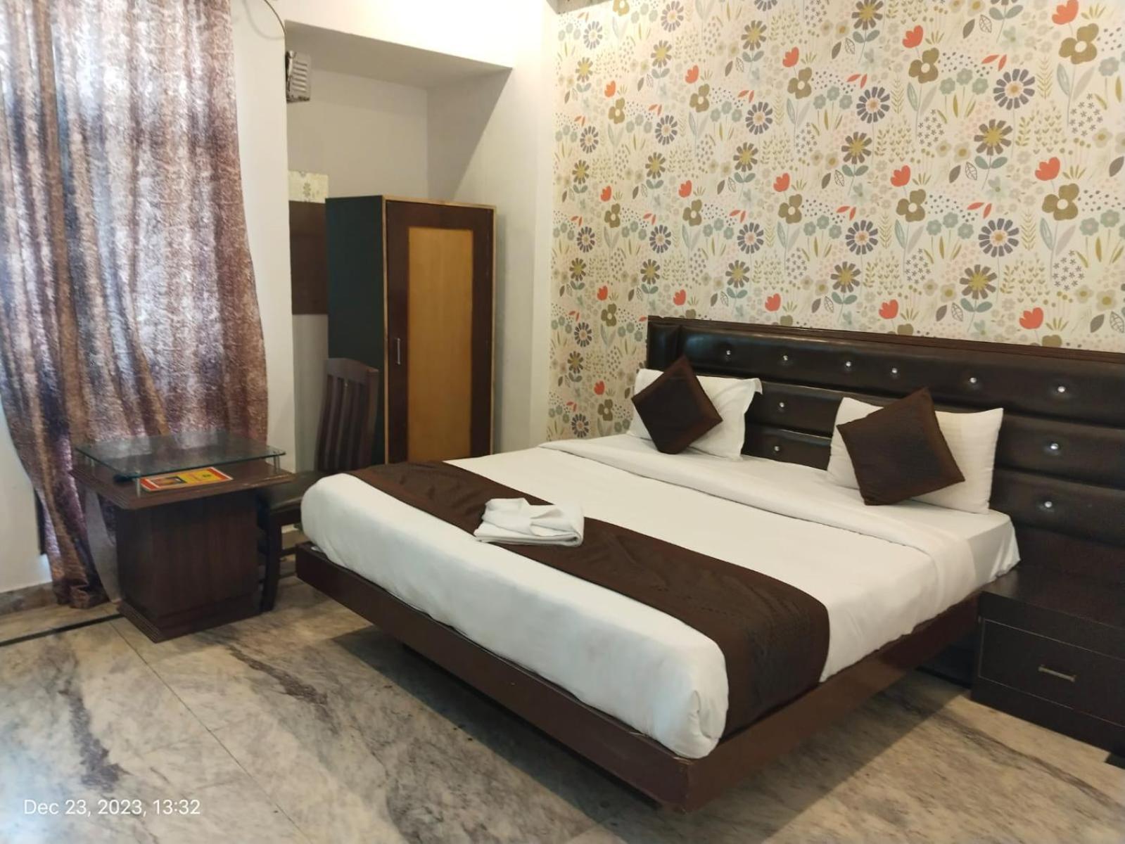 Hotel Shivanta Residency Rishikesh Bagian luar foto
